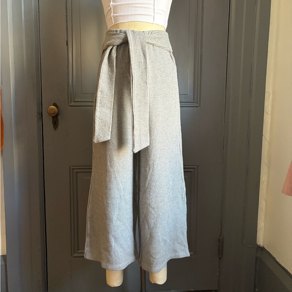 Urban Outfitters gray ribbed tie front cropped wide leg lounge pants